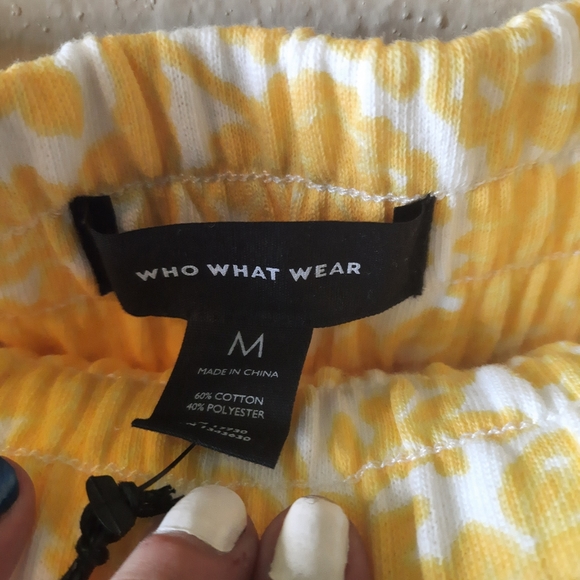 Women's size Medium Shorts. - Picture 3 of 3